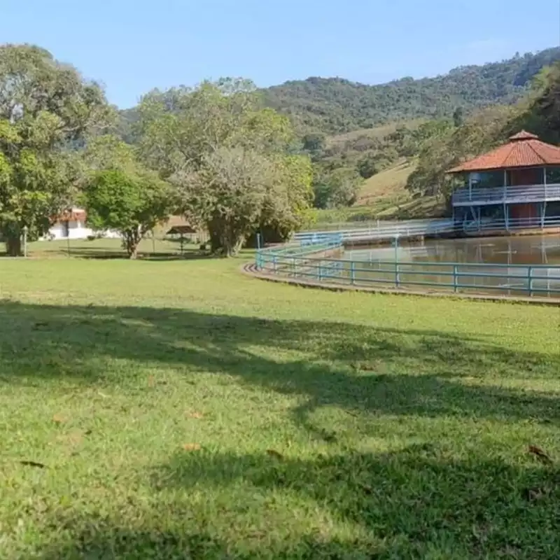 O Haras do Lago possui área verde